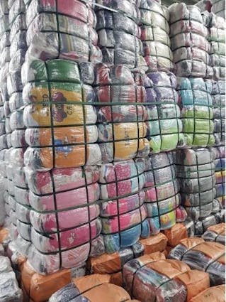 Balles de 55 kg de qualité A - Vêtements usagés en balles pour le marché de l'Afrique de l'Ouest